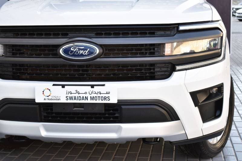 2023 Ford Expedition XLT thumbnail 2