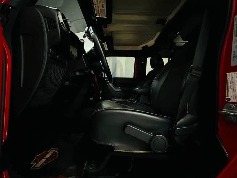 2018 Jeep Wrangler SAHARA thumbnail 6