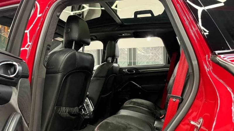 2016 Porsche Cayenne GTS thumbnail 7