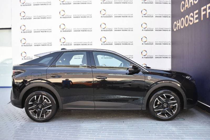 2025 Peugeot 3008 GT thumbnail 5