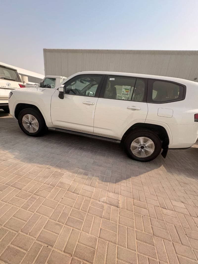 2026 Toyota Land Cruiser GXR thumbnail 3