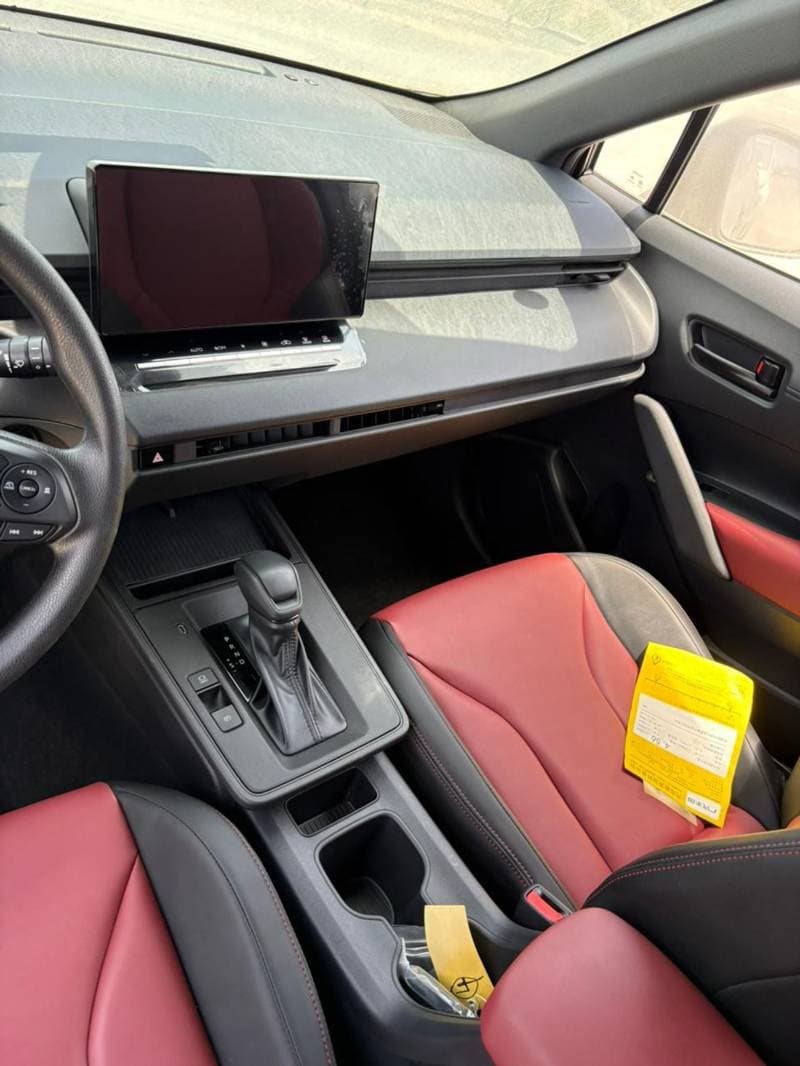2026 Toyota Frontlander Luxury thumbnail 8