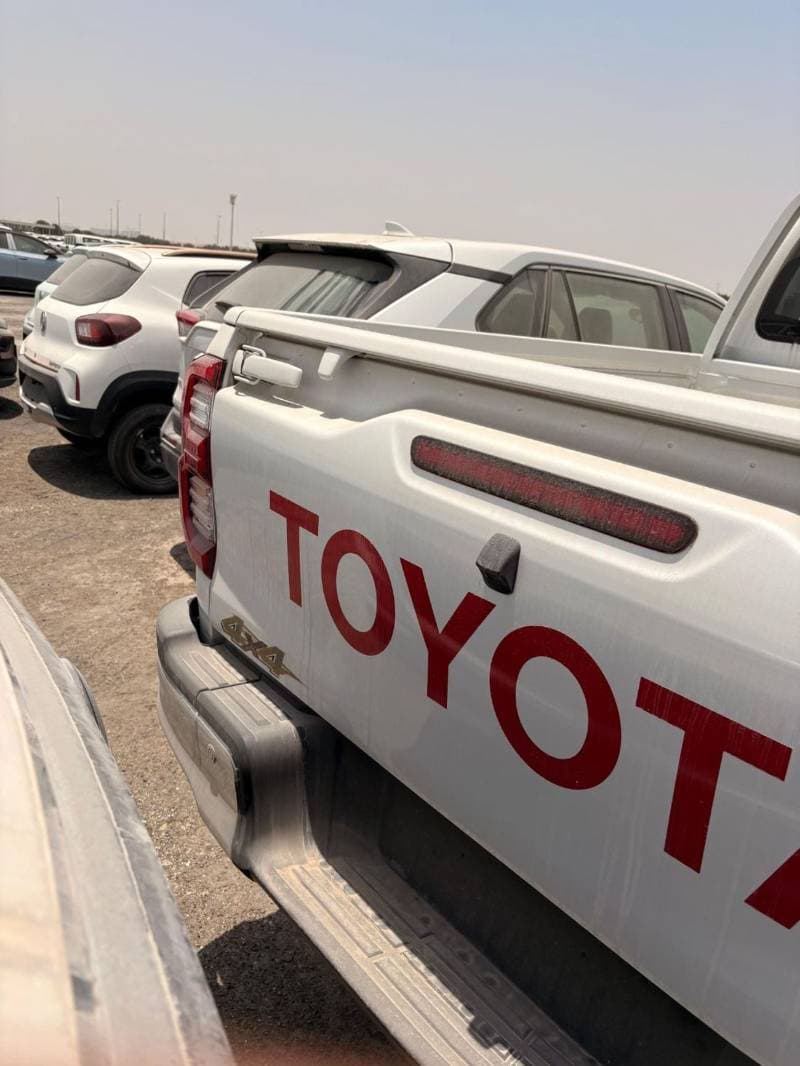 2026 Toyota Hilux thumbnail 6