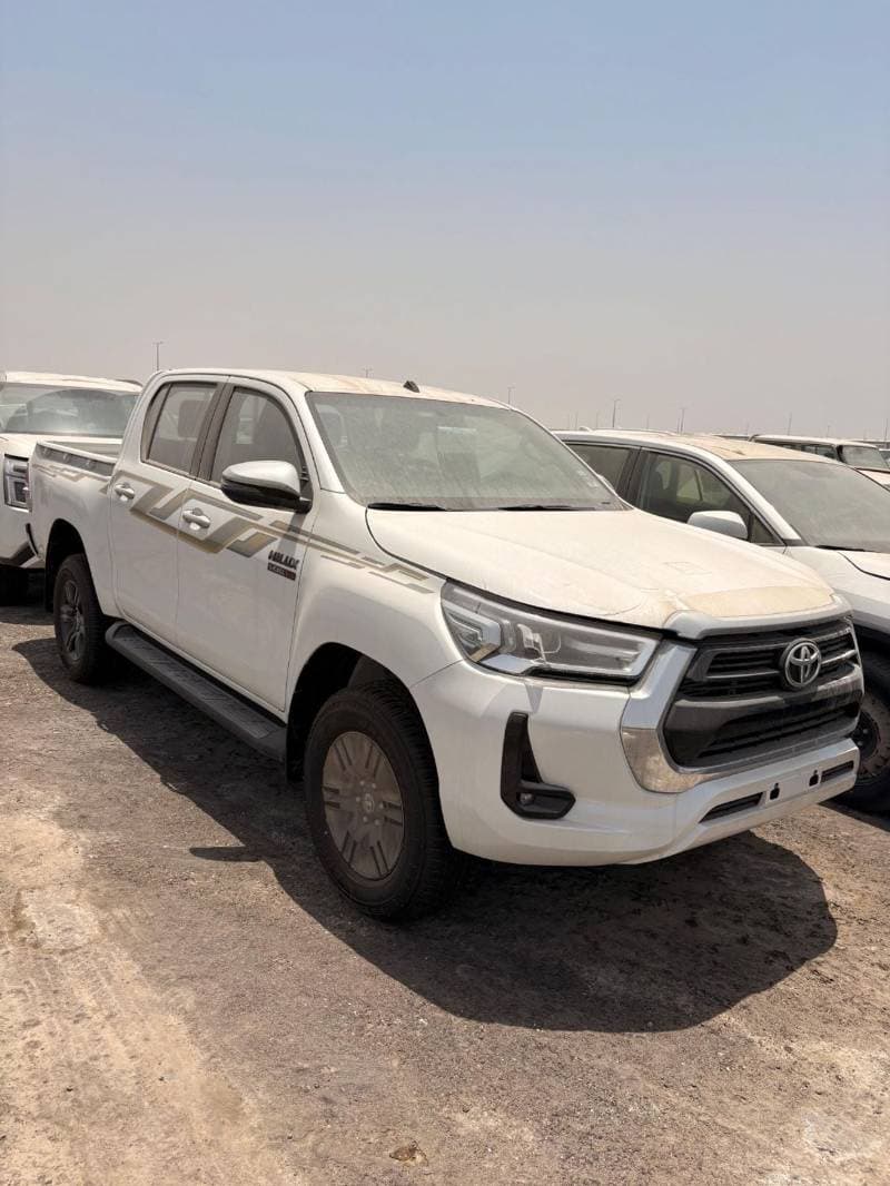 2026 Toyota Hilux thumbnail 2