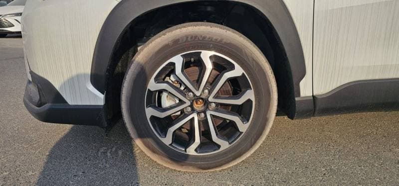 2026 Toyota Frontlander Luxury thumbnail 4