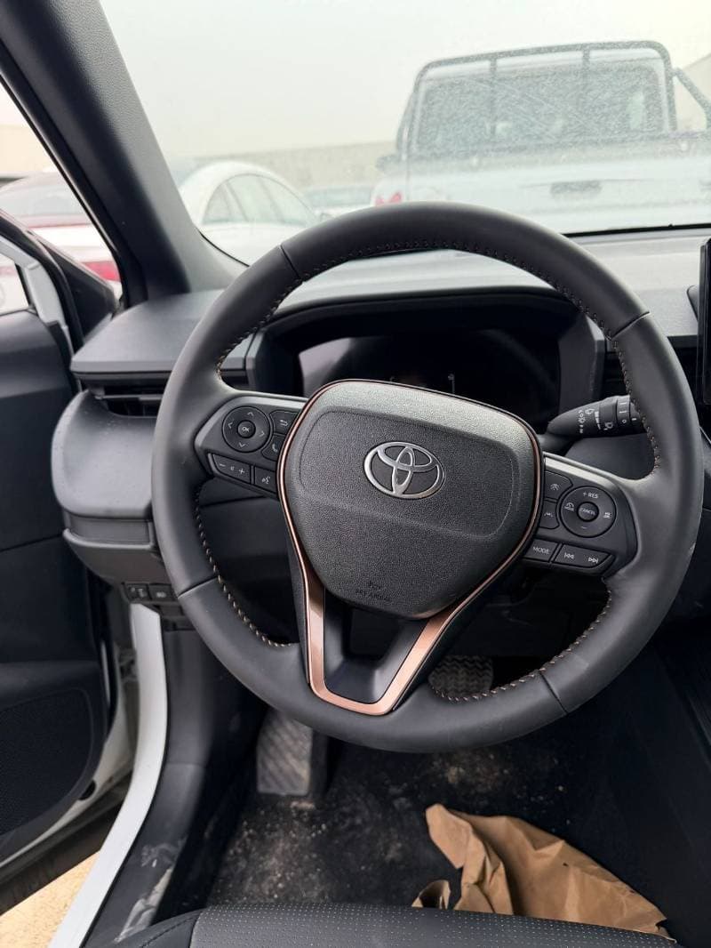 2026 Toyota Corolla Cross ELITE , 2026 2.0L Hybrid thumbnail 8