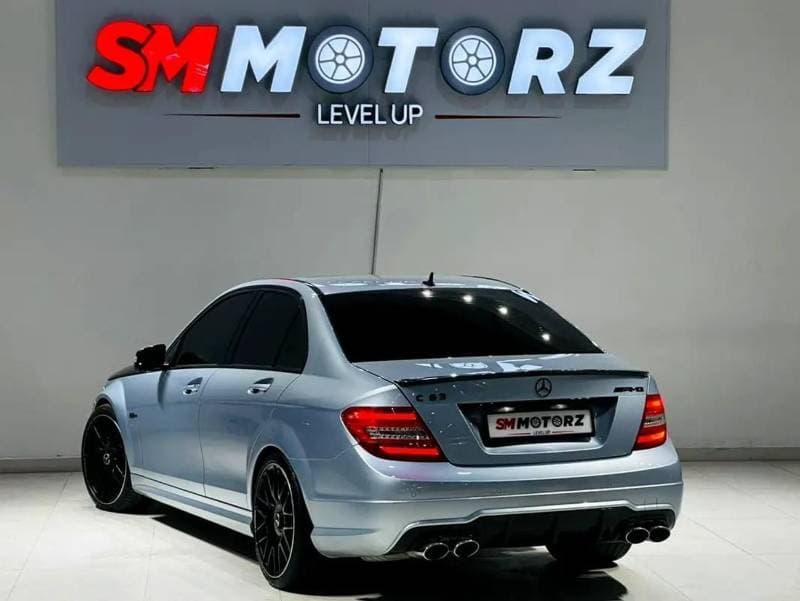2013 Mercedes Benz C63 AMG STANDARD thumbnail 7