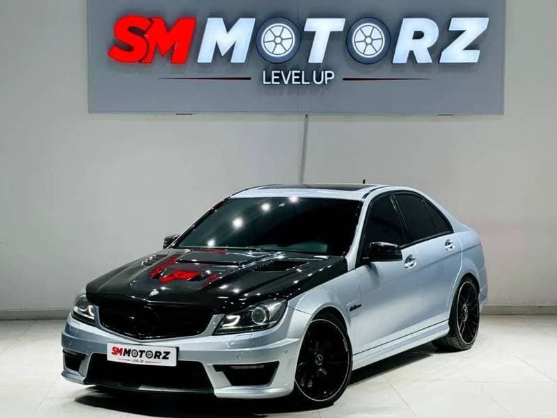 2013 Mercedes Benz C63 AMG STANDARD thumbnail 4