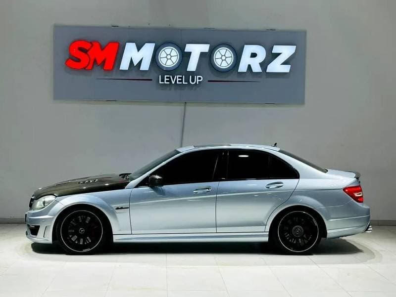 2013 Mercedes Benz C63 AMG STANDARD thumbnail 5