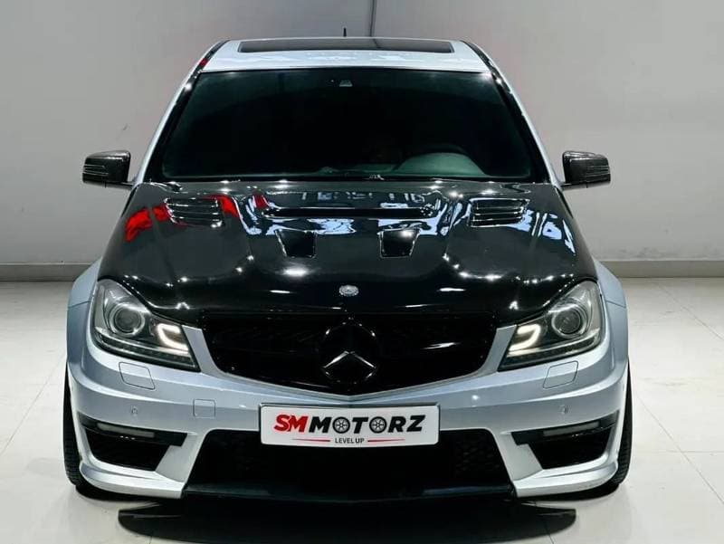 2013 Mercedes Benz C63 AMG STANDARD thumbnail 3