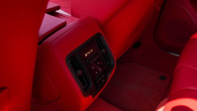 2023 Aston Martin DBX STANDARD thumbnail 6