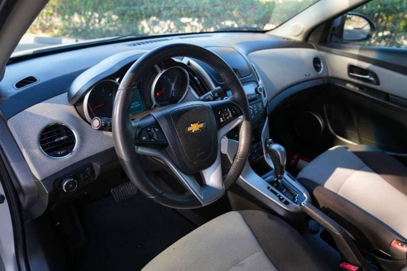 2016 Chevrolet Cruze LS thumbnail 5