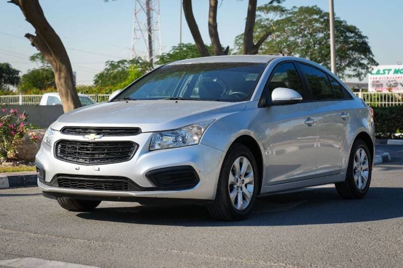 2016 Chevrolet Cruze LS thumbnail 3