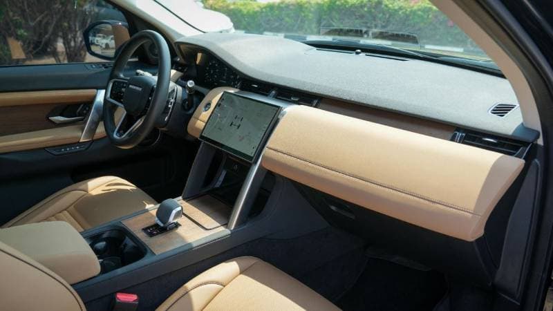 2025 Land Rover Discovery Sport thumbnail 5