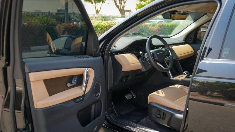 2025 Land Rover Discovery Sport thumbnail 4