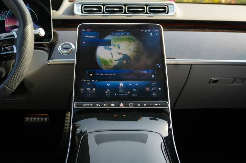 2024 Mercedes Benz S63 AMG E PERFORMANCE thumbnail 6