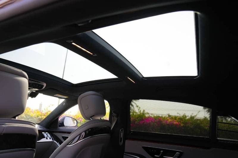 2024 Mercedes Benz S63 AMG E PERFORMANCE thumbnail 8