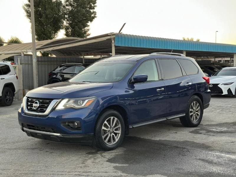 2017 Nissan Pathfinder SL thumbnail 2