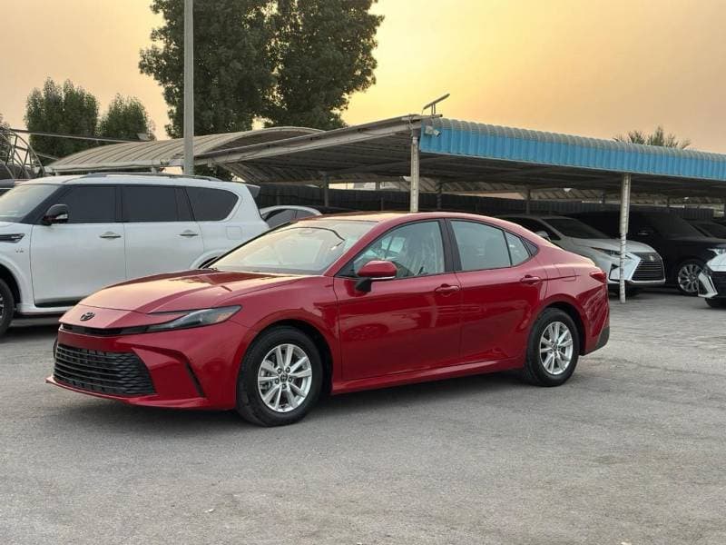 2025 Toyota Camry LE HEV thumbnail 3