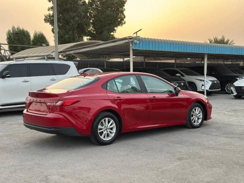 2025 Toyota Camry LE HEV thumbnail 5