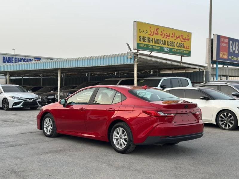 2025 Toyota Camry LE HEV thumbnail 4