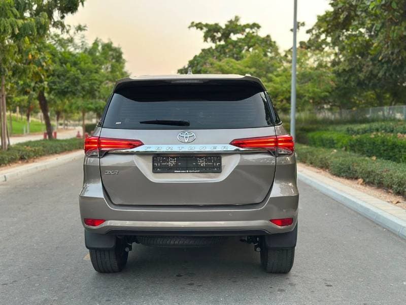2024 Toyota Fortuner GXR thumbnail 6