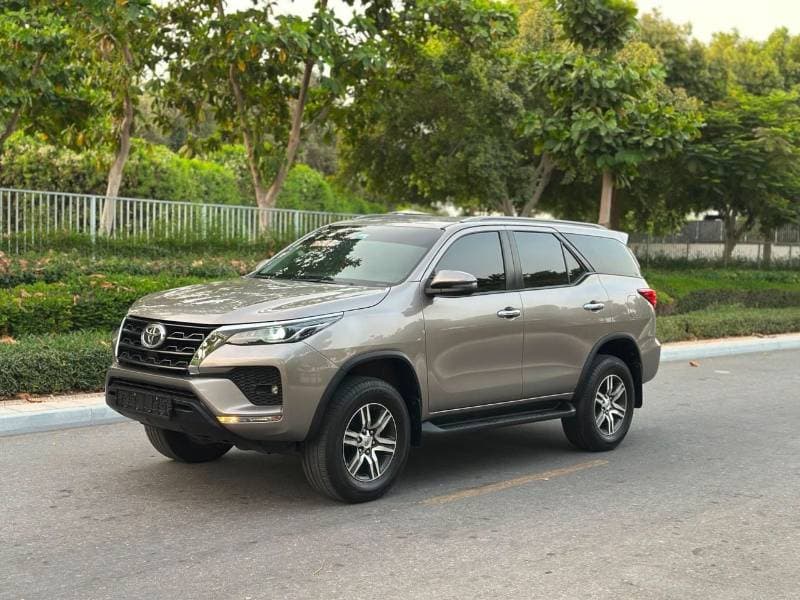 2024 Toyota Fortuner GXR thumbnail 2