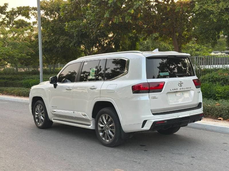 2024 Toyota Land Cruiser VXR thumbnail 5