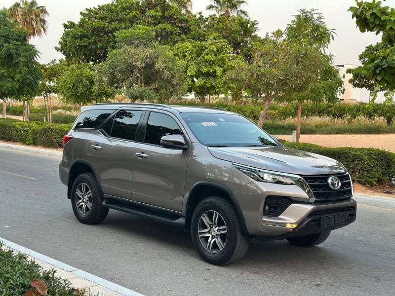 2024 Toyota Fortuner GXR thumbnail 3
