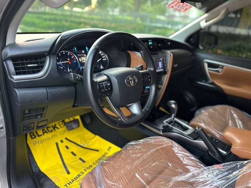 2024 Toyota Fortuner GXR thumbnail 8