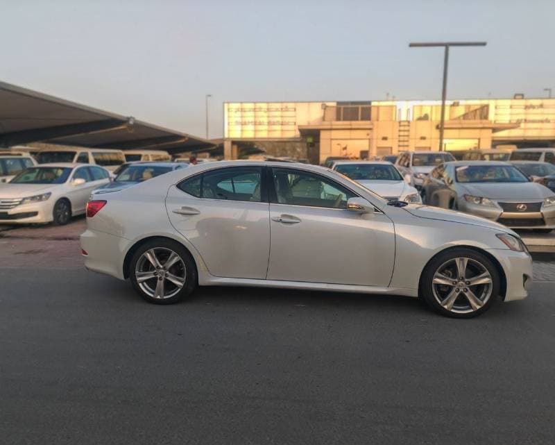2011 Lexus IS300 LEATHER thumbnail 4