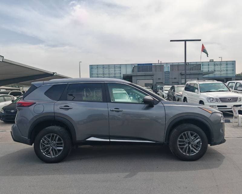 2024 Nissan Rogue PLATINUM thumbnail 2