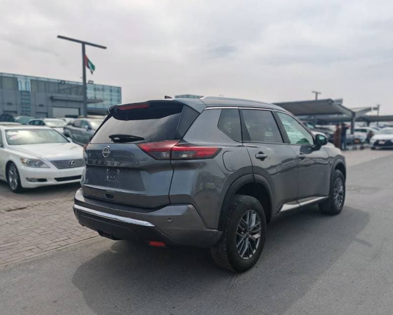 2024 Nissan Rogue PLATINUM thumbnail 8