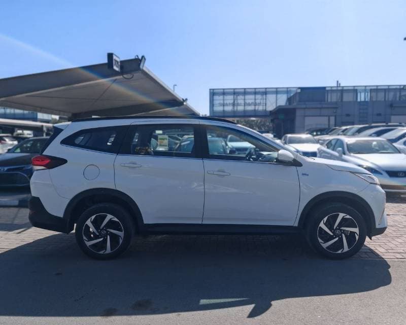 2021 Toyota Rush EX thumbnail 4