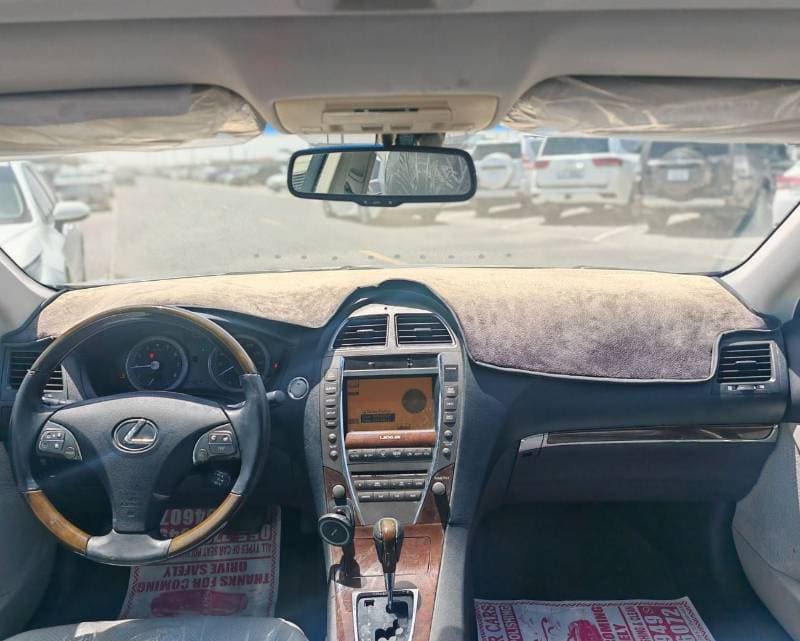 2011 Lexus ES350 BASE thumbnail 3