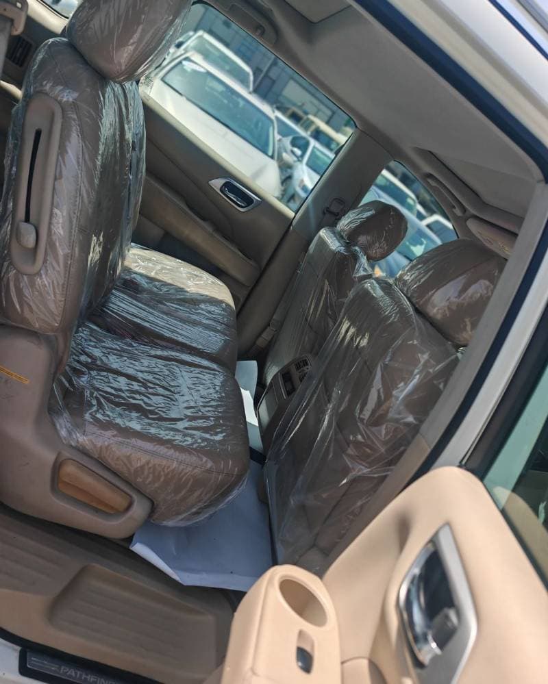 2014 Nissan Pathfinder SL thumbnail 5