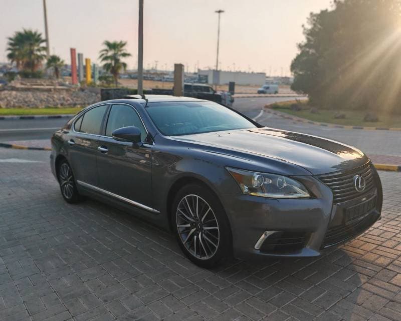 2013 Lexus LS460 PREMIER LWB thumbnail 4