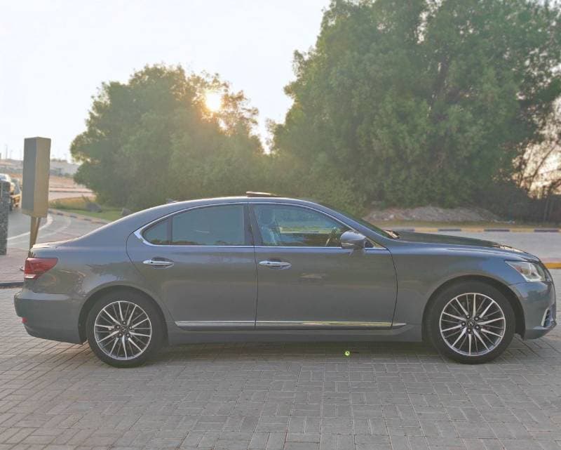 2013 Lexus LS460 PREMIER LWB thumbnail 5