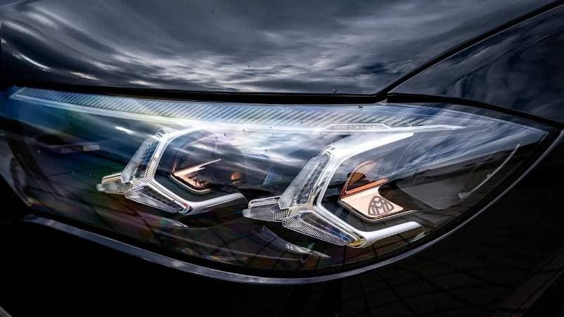 2027 Mercedes Maybach S580 Maybach thumbnail 5