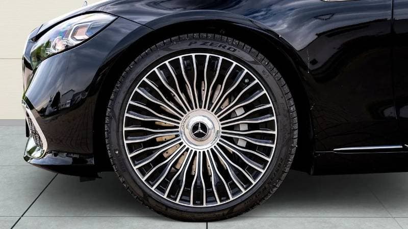 2027 Mercedes Maybach S580 Maybach thumbnail 7
