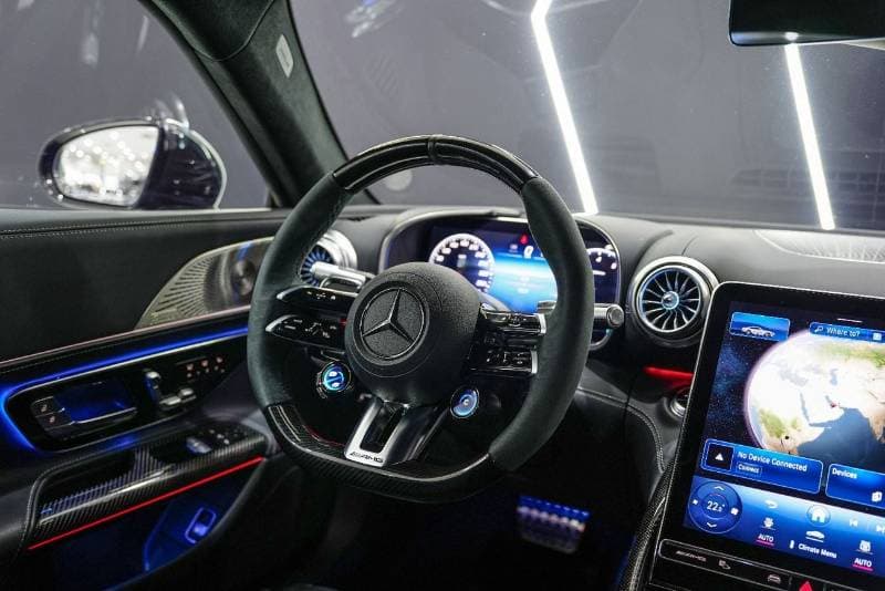 2024 Mercedes Benz AMG GT 63 thumbnail 4