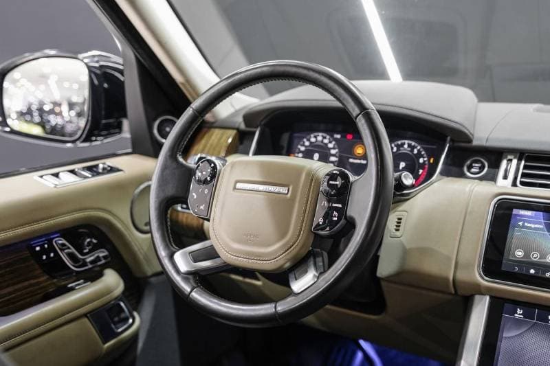 2019 Land Rover Range Rover VOGUE SE LWB thumbnail 3