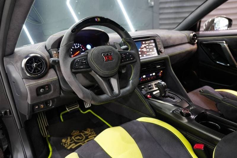 2021 Nissan GT R NISMO thumbnail 4