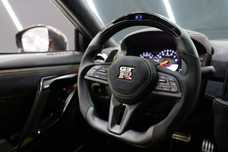 2021 Nissan GT R NISMO thumbnail 3