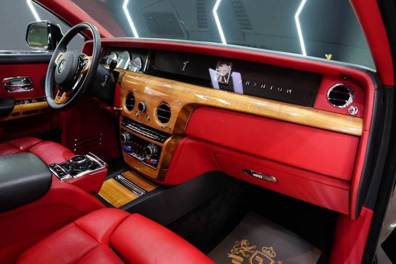 2018 Rolls Royce Phantom STANDARD thumbnail 6