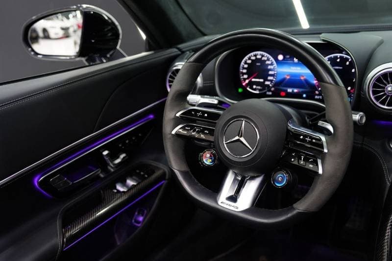 2023 Mercedes Benz SL63 AMG STANDARD thumbnail 4