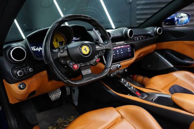 2019 Ferrari Portofino STANDARD thumbnail 6