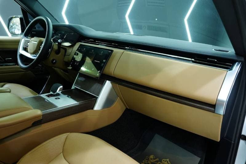 2025 Land Rover Range Rover SE P400 thumbnail 7
