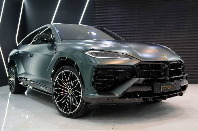 2025 Lamborghini Urus SE thumbnail 3