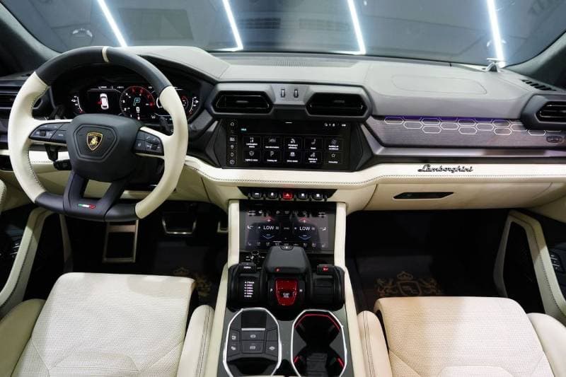 2025 Lamborghini Urus SE thumbnail 7